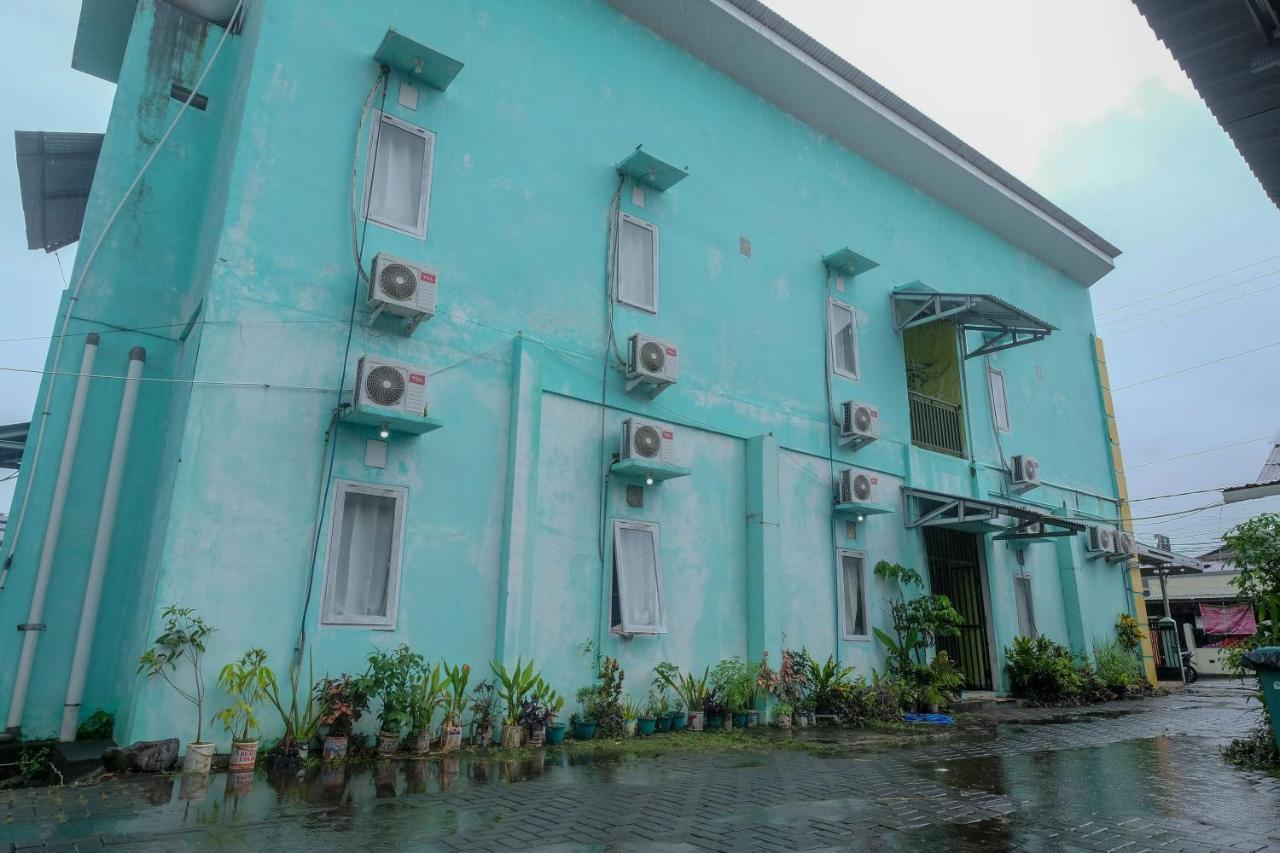 Reddoorz Near Politeknik Manado Otel Dış mekan fotoğraf