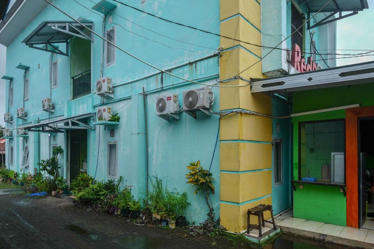 Reddoorz Near Politeknik Manado Otel Dış mekan fotoğraf