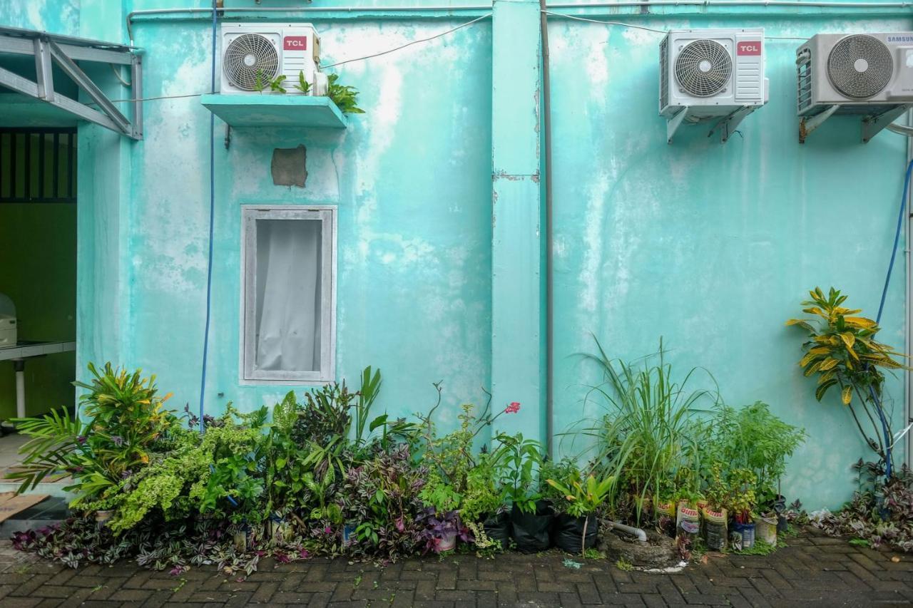 Reddoorz Near Politeknik Manado Otel Dış mekan fotoğraf