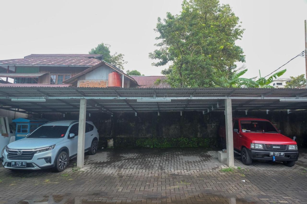 Reddoorz Near Politeknik Manado Otel Dış mekan fotoğraf