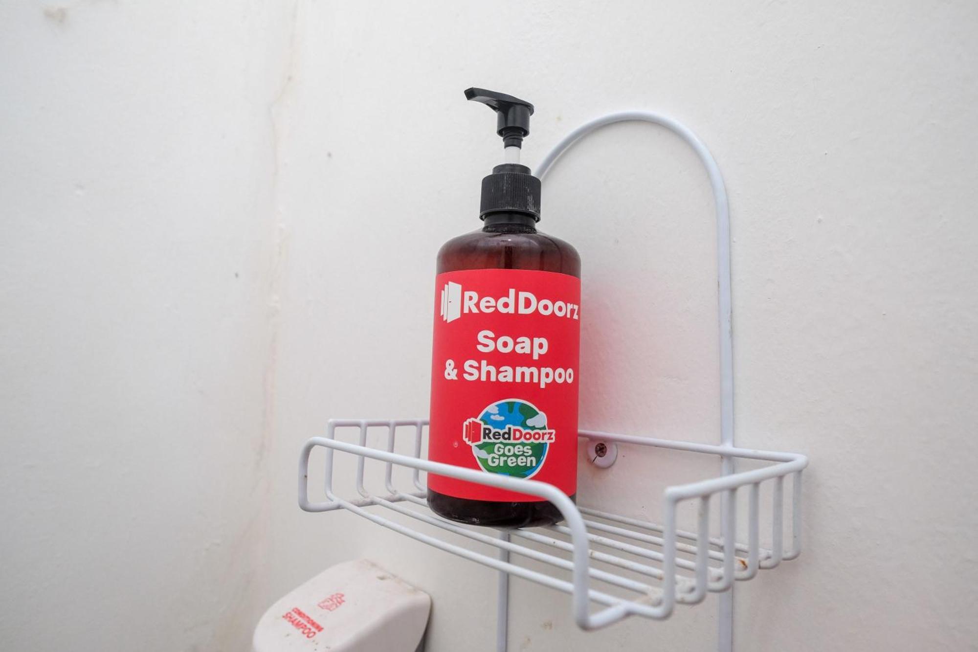 Reddoorz Near Politeknik Manado Otel Oda fotoğraf